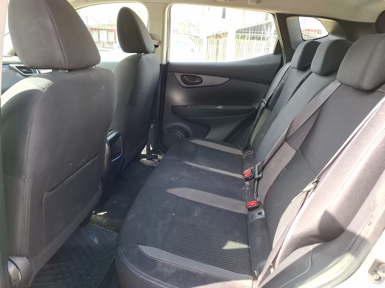 Nissan Qashqai — foto 15 de 33