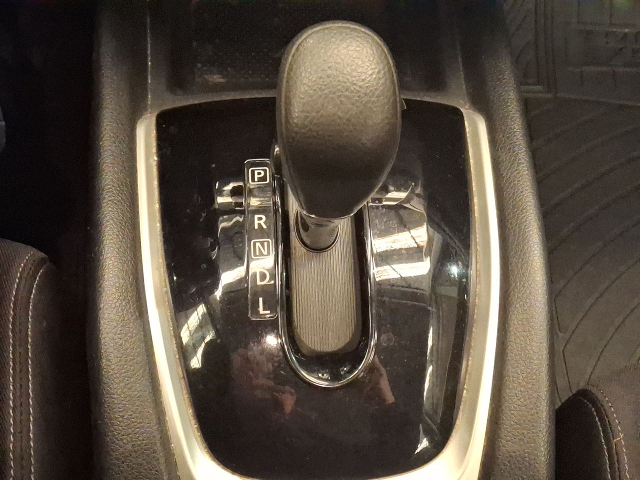 NISSAN - 20