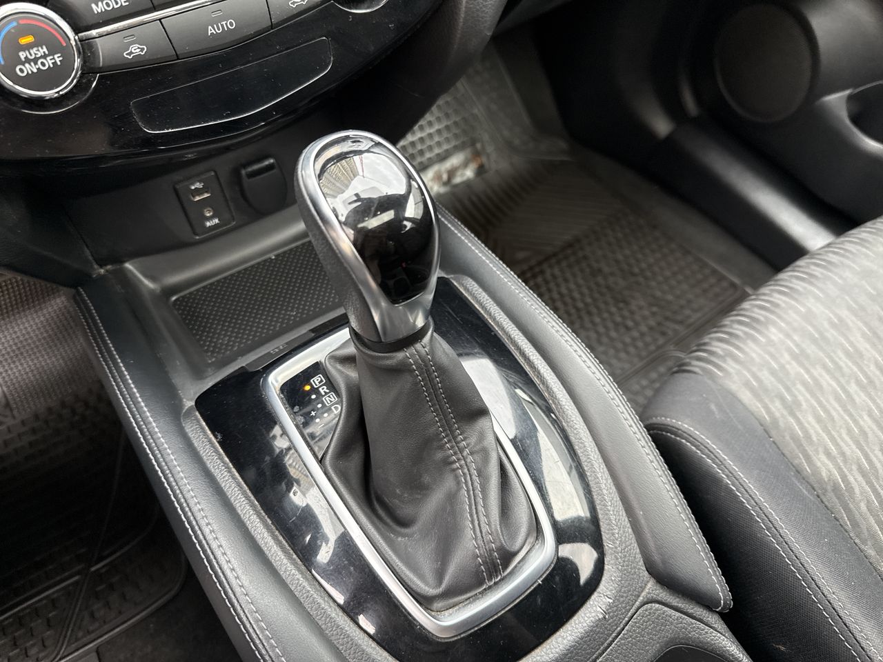NISSAN - 23
