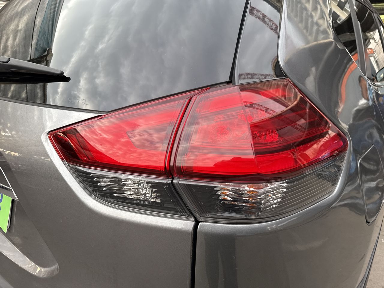 NISSAN - 12