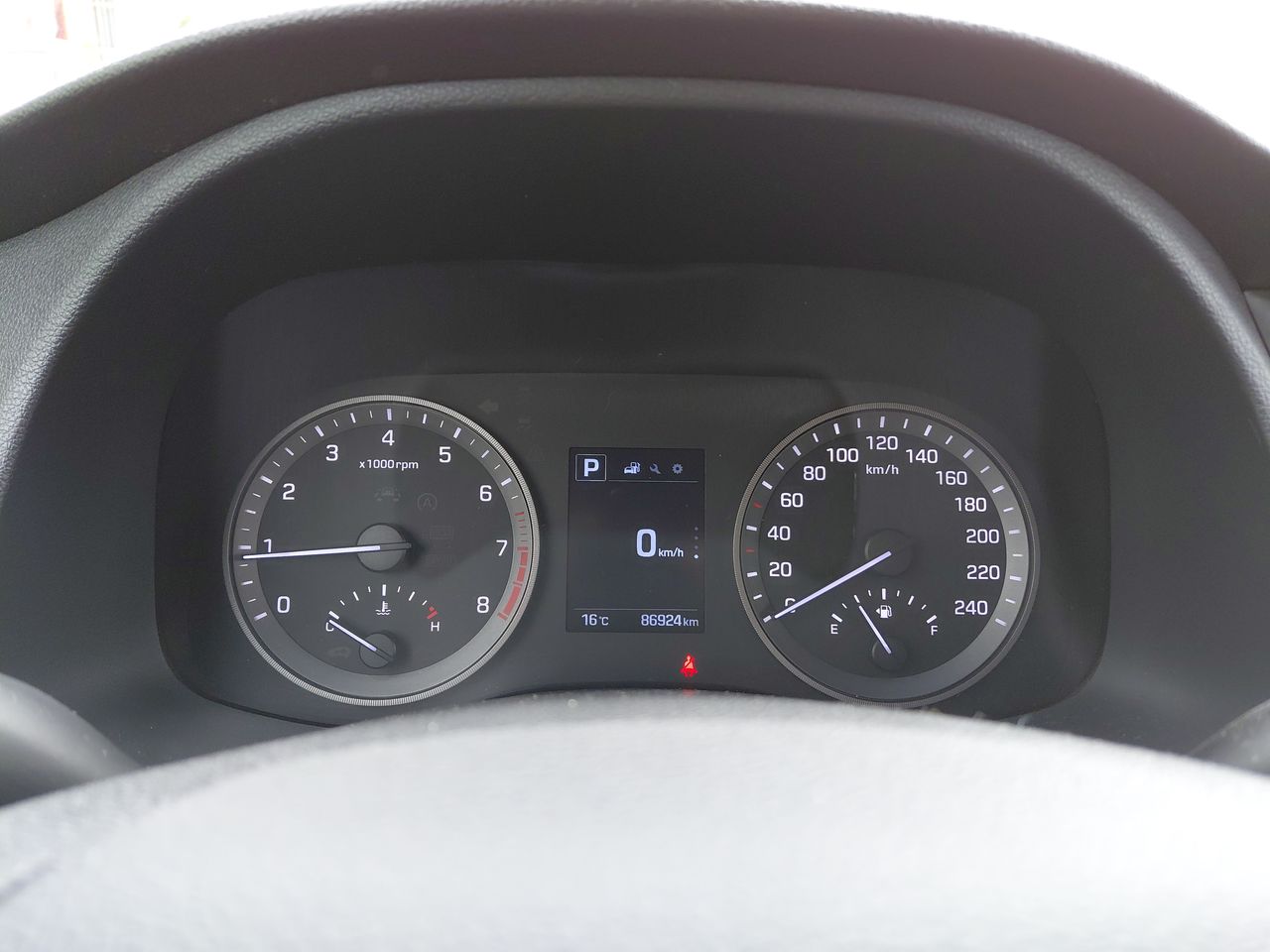 HYUNDAI - 25