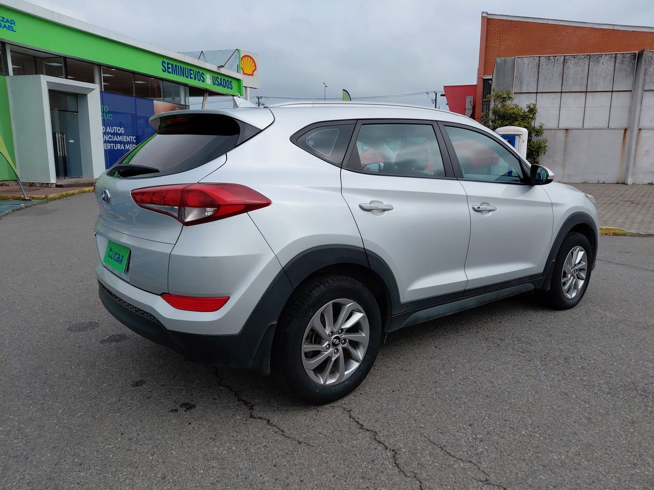 HYUNDAI - 7