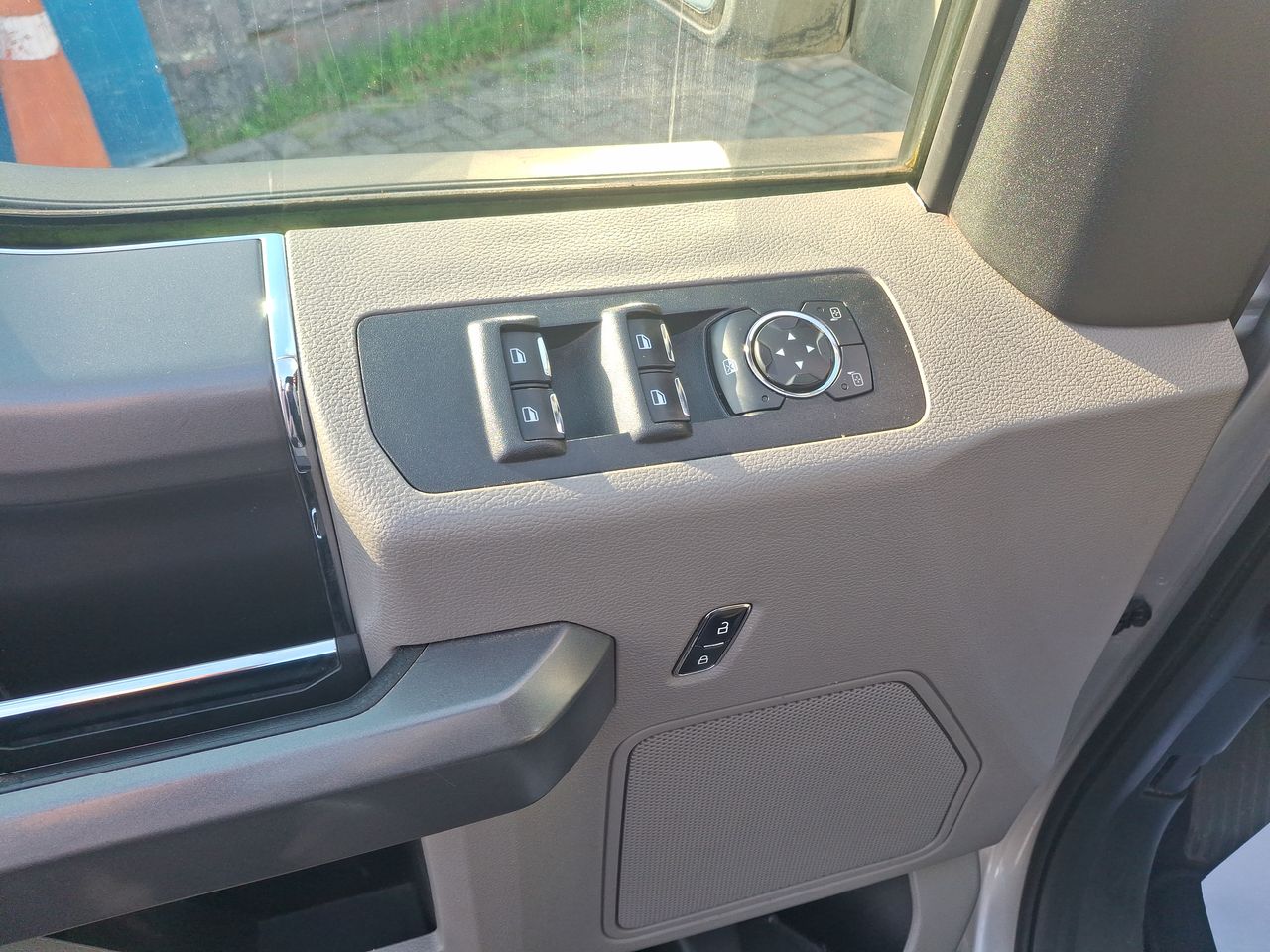 FORD - 22