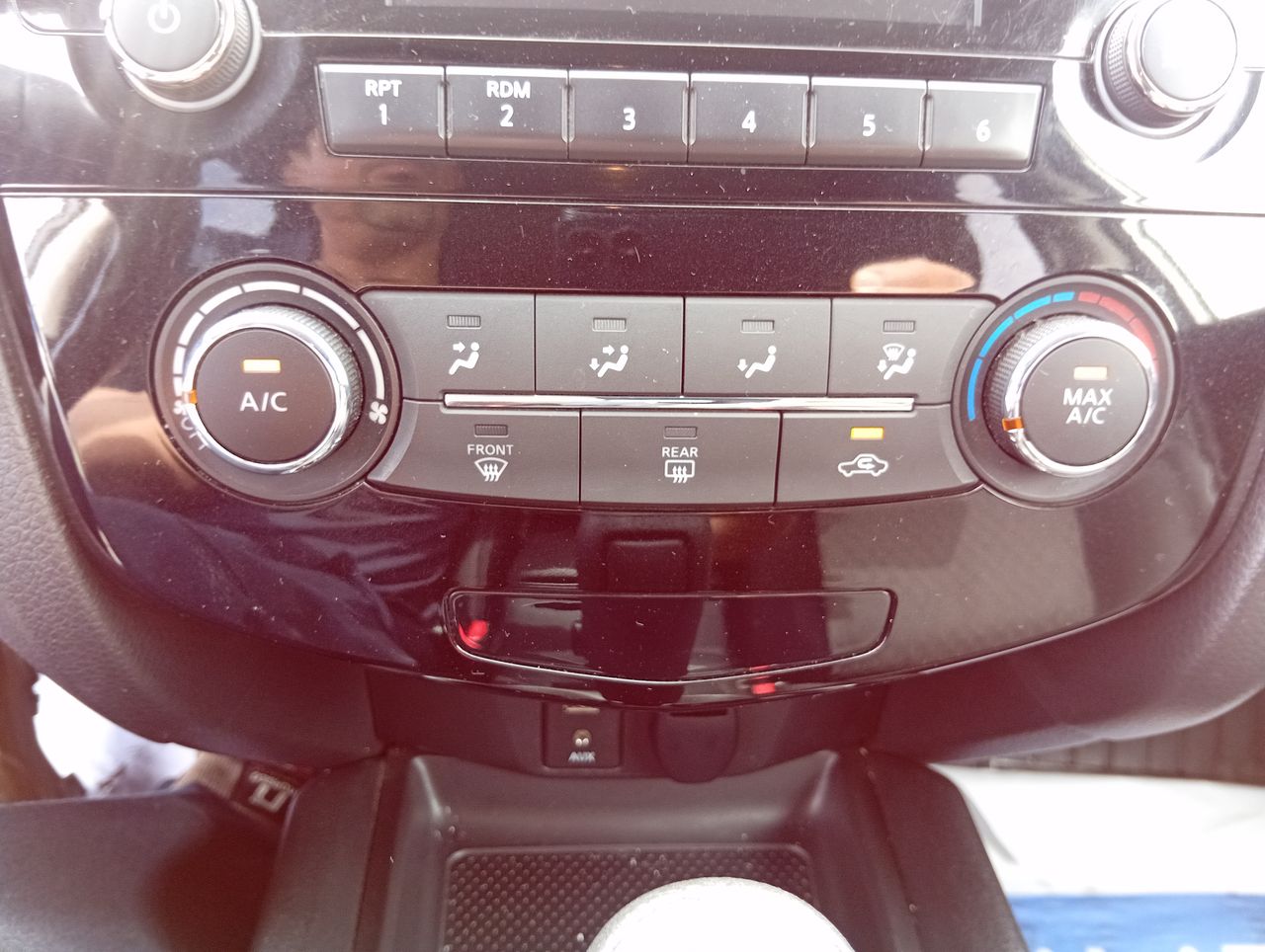 NISSAN - 27