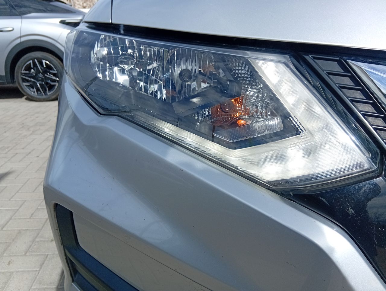 NISSAN - 16