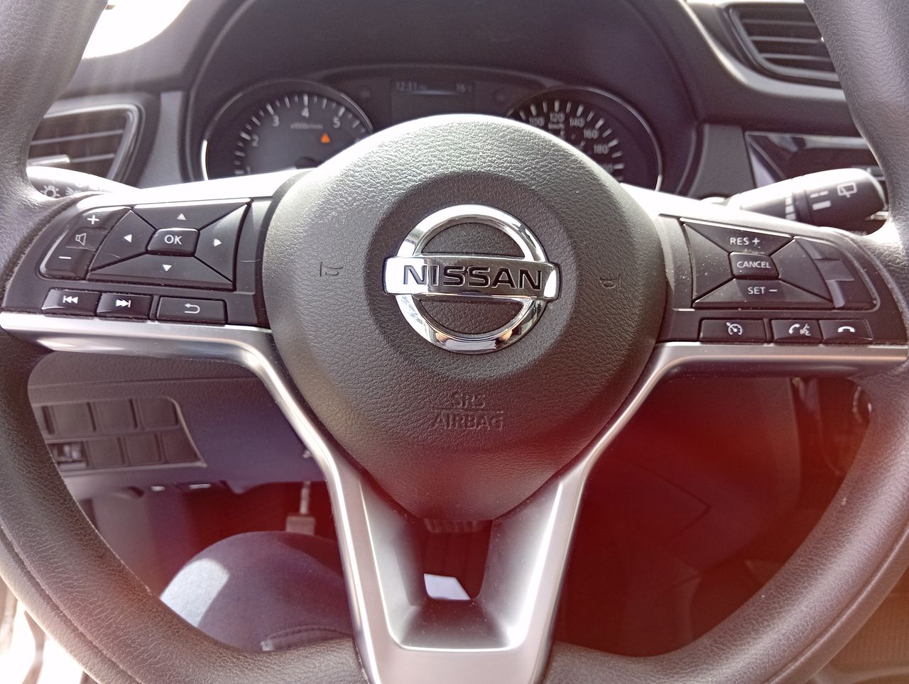 NISSAN - 23