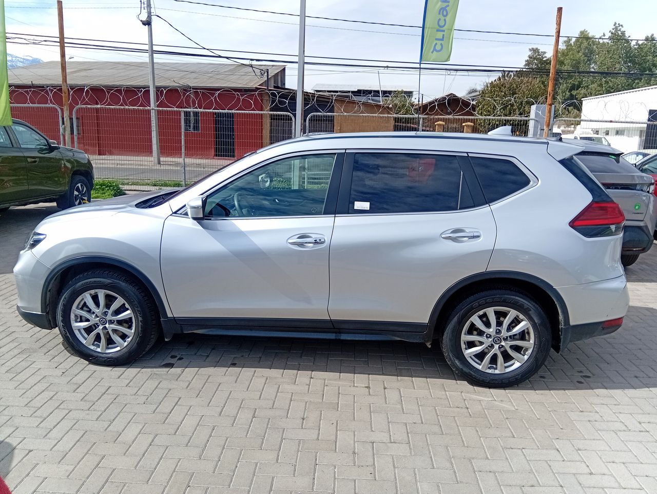 NISSAN - 4