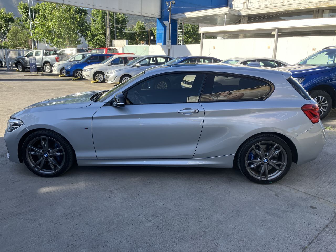 BMW - 4