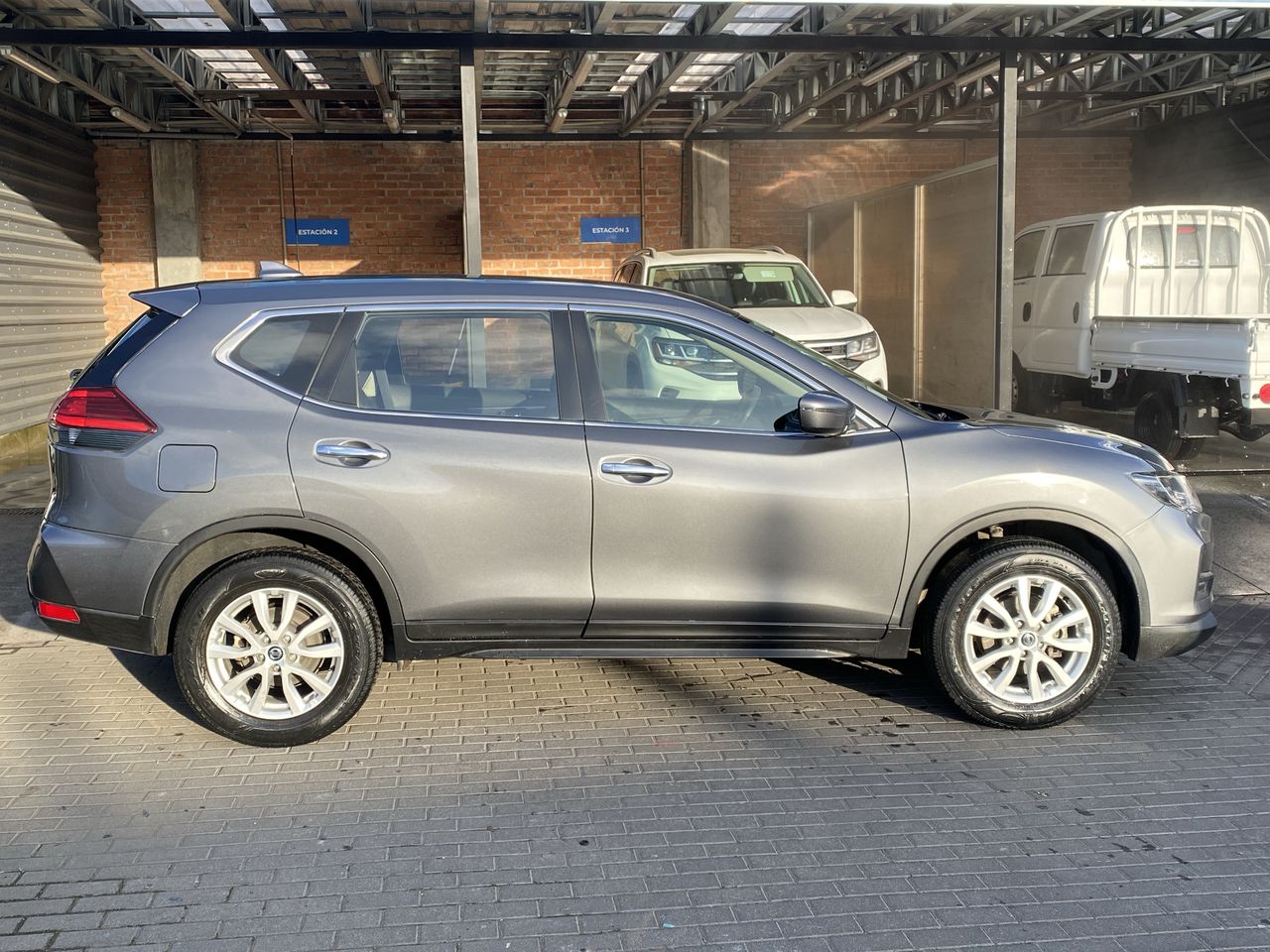 NISSAN - 8