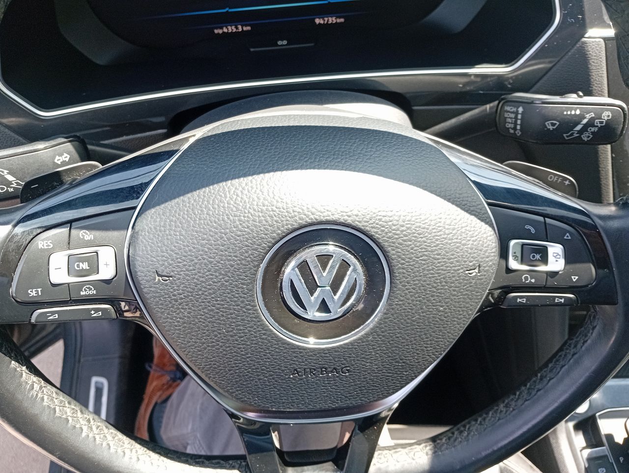 VOLKSWAGEN - 18