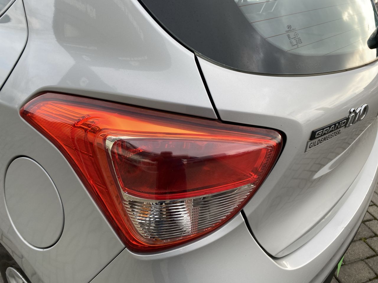 HYUNDAI - 12