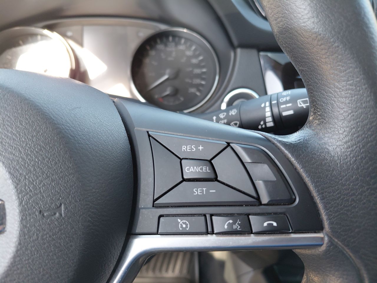 NISSAN - 26