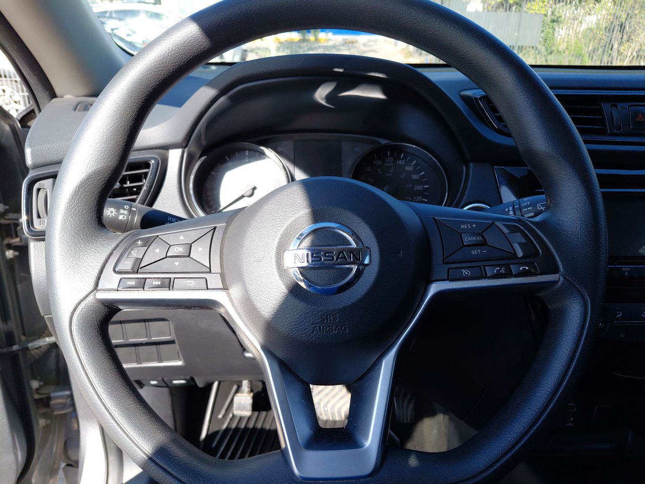 NISSAN - 25