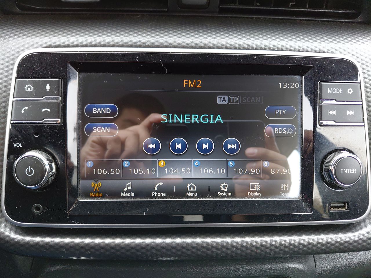 NISSAN - 25