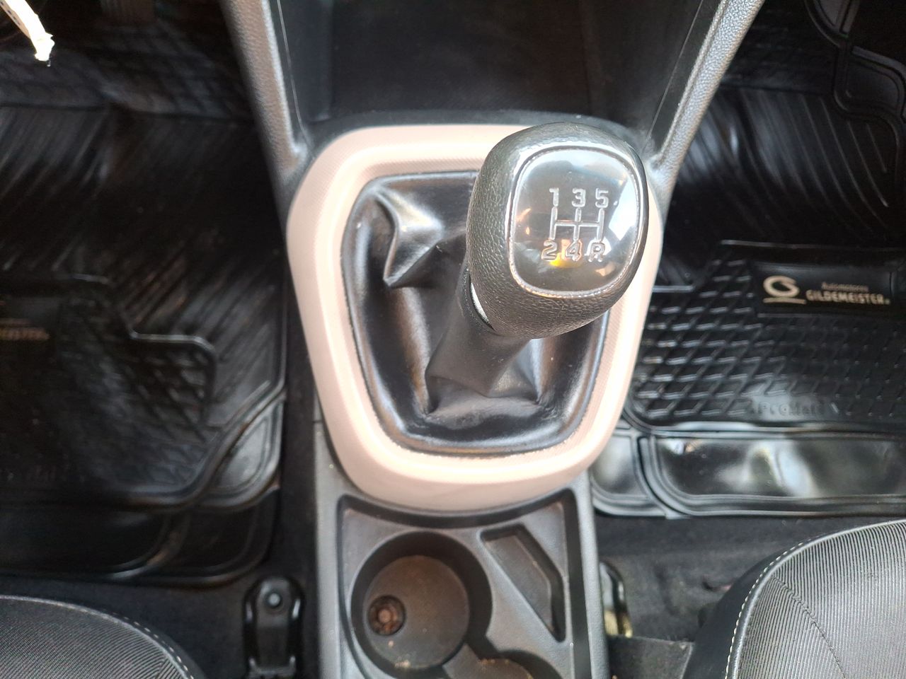 HYUNDAI - 20