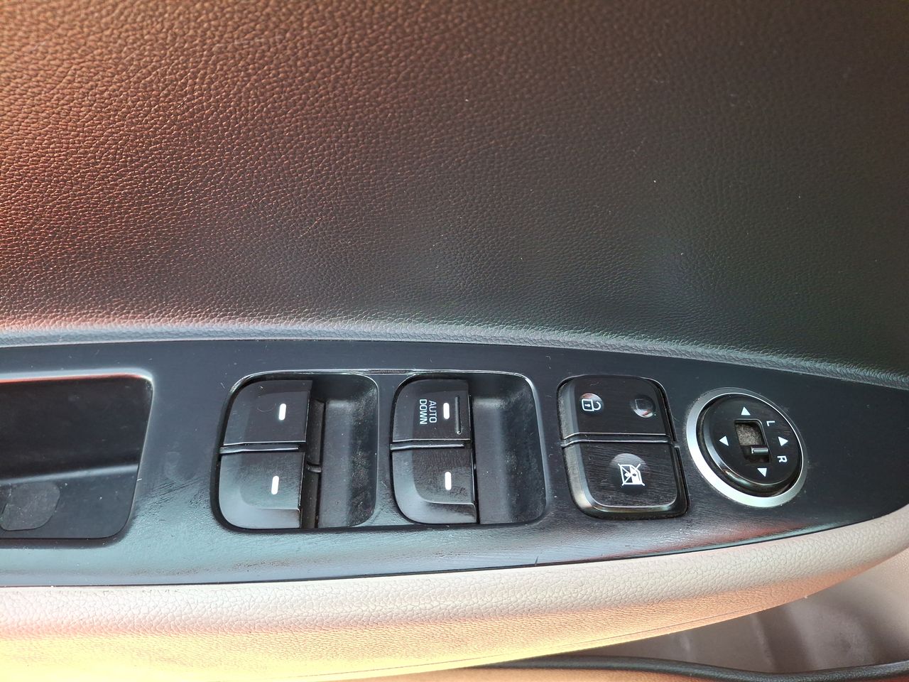 HYUNDAI - 13