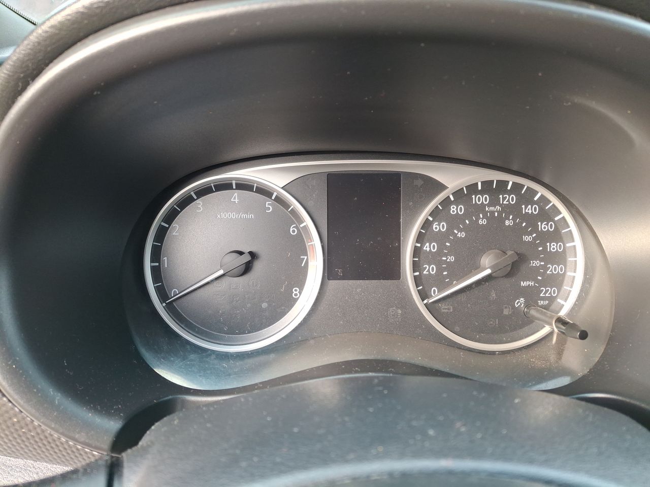 NISSAN - 27