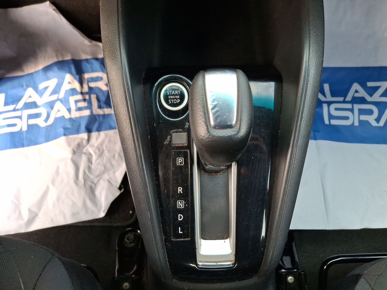 NISSAN - 30