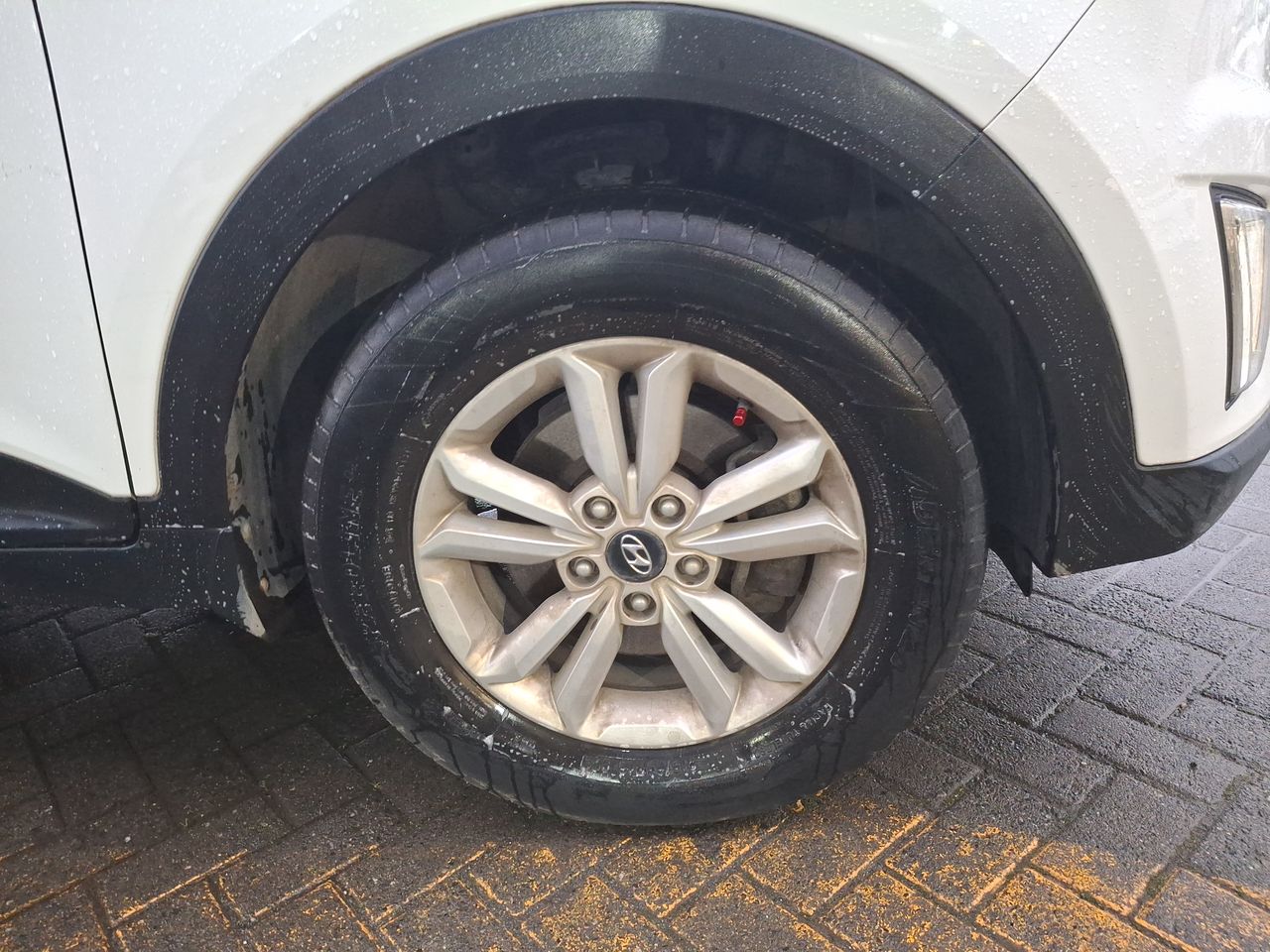HYUNDAI - 8
