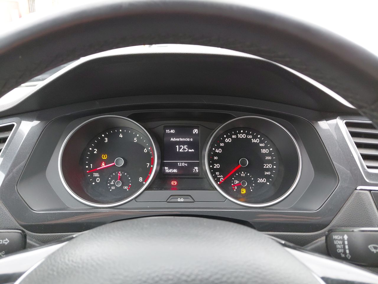 Volkswagen Tiguan — foto 18 de 23