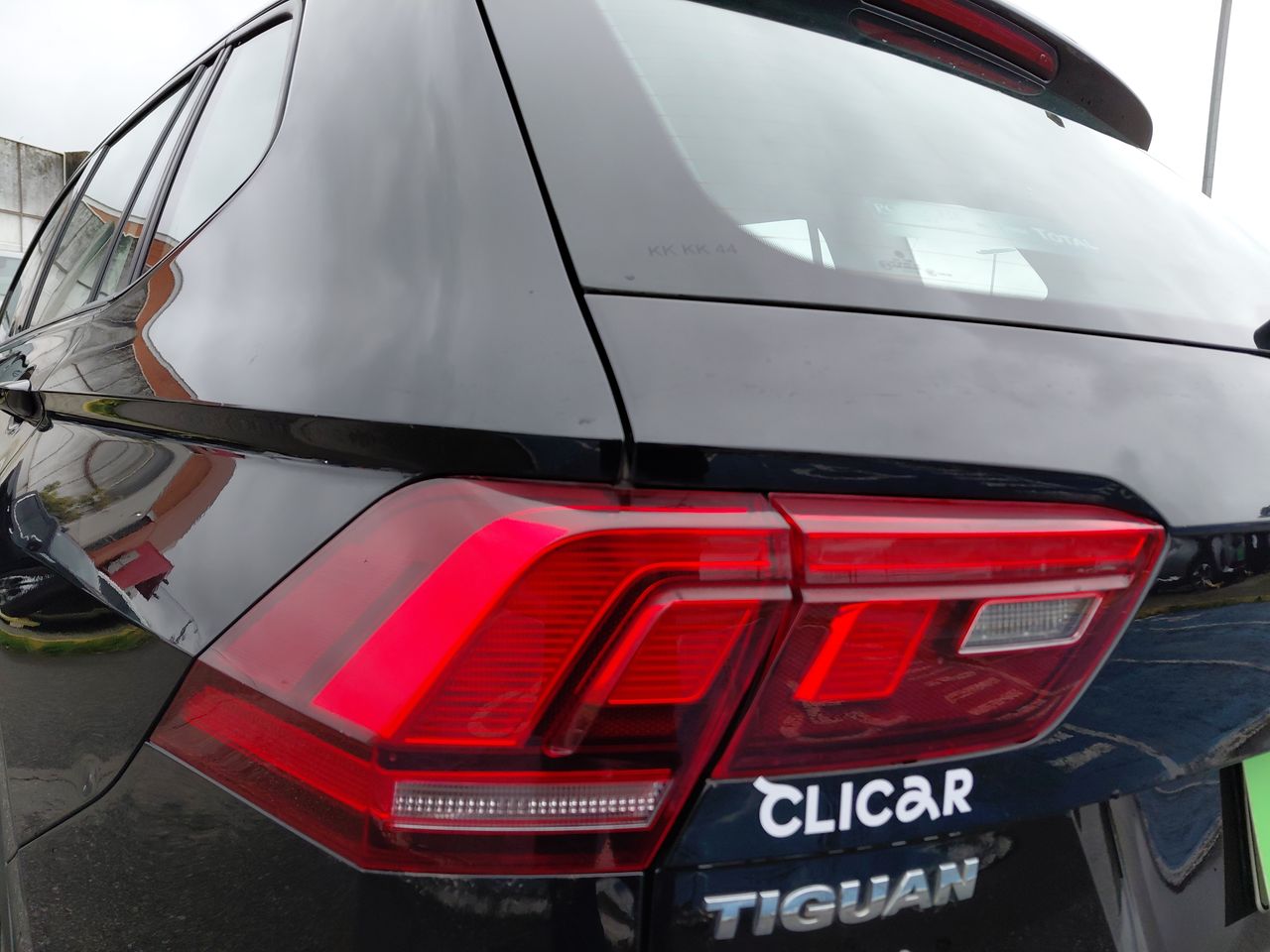 Volkswagen Tiguan — foto 12 de 23
