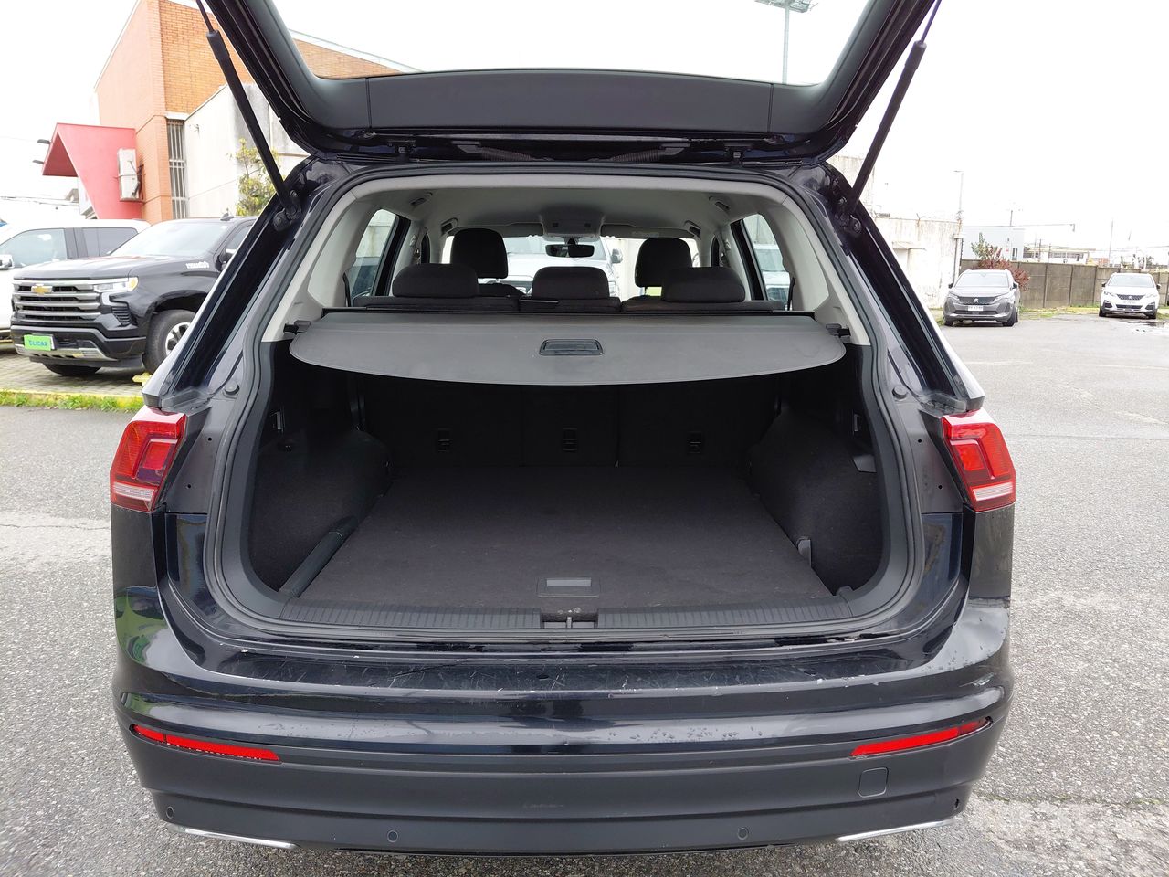 Volkswagen Tiguan — foto 13 de 23
