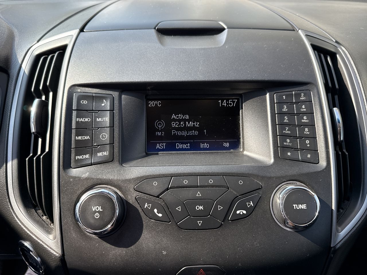 Ford Edge — foto 28 de 34
