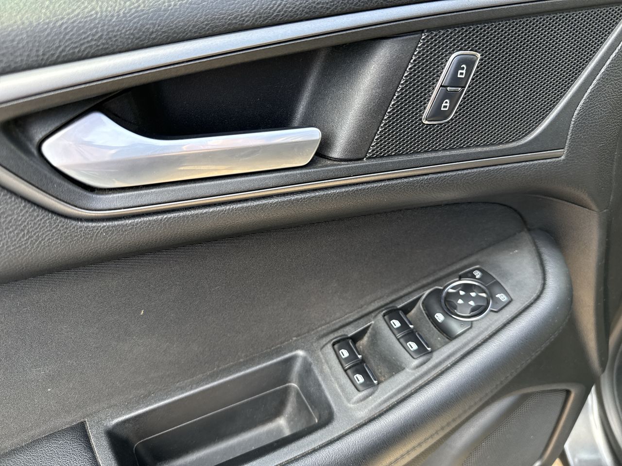 Ford Edge — foto 22 de 34