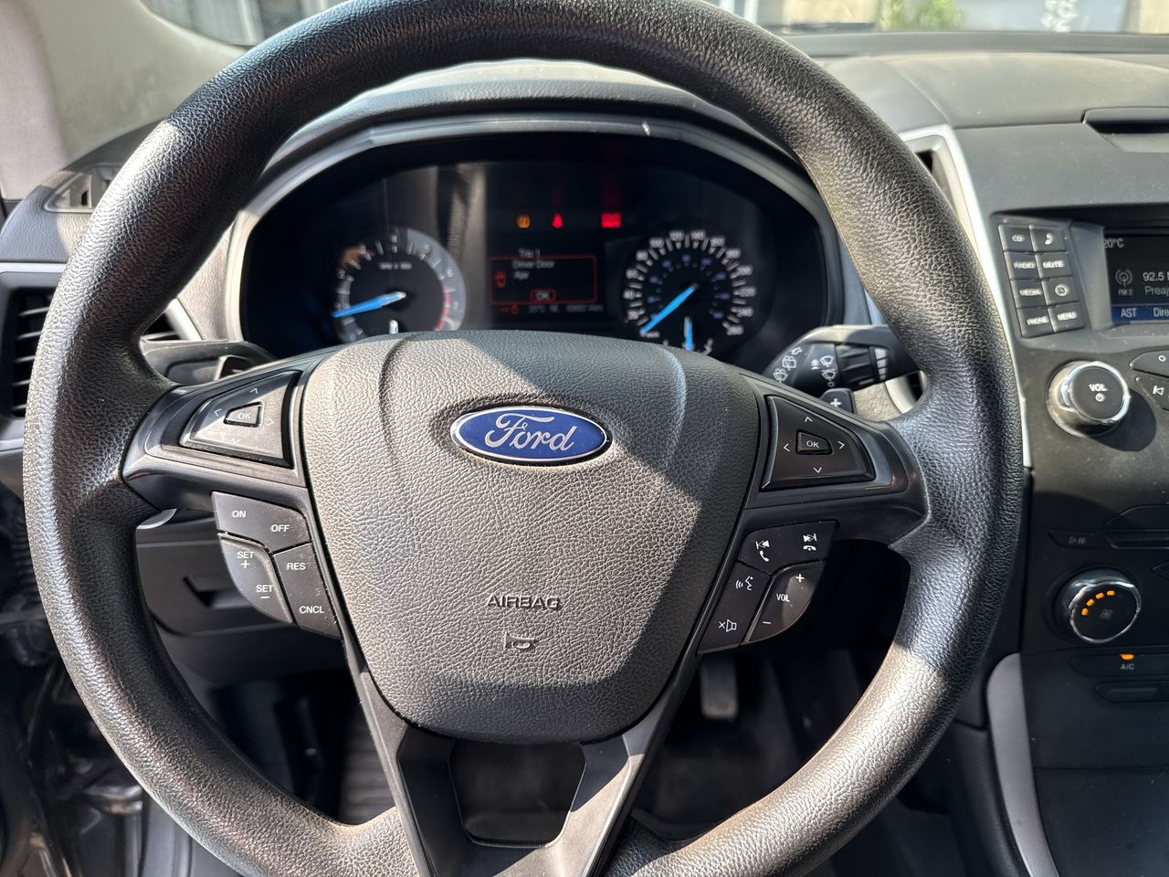 Ford Edge — foto 25 de 34