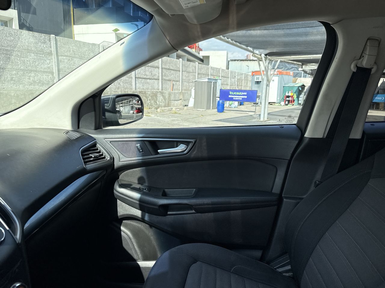 Ford Edge — foto 11 de 34