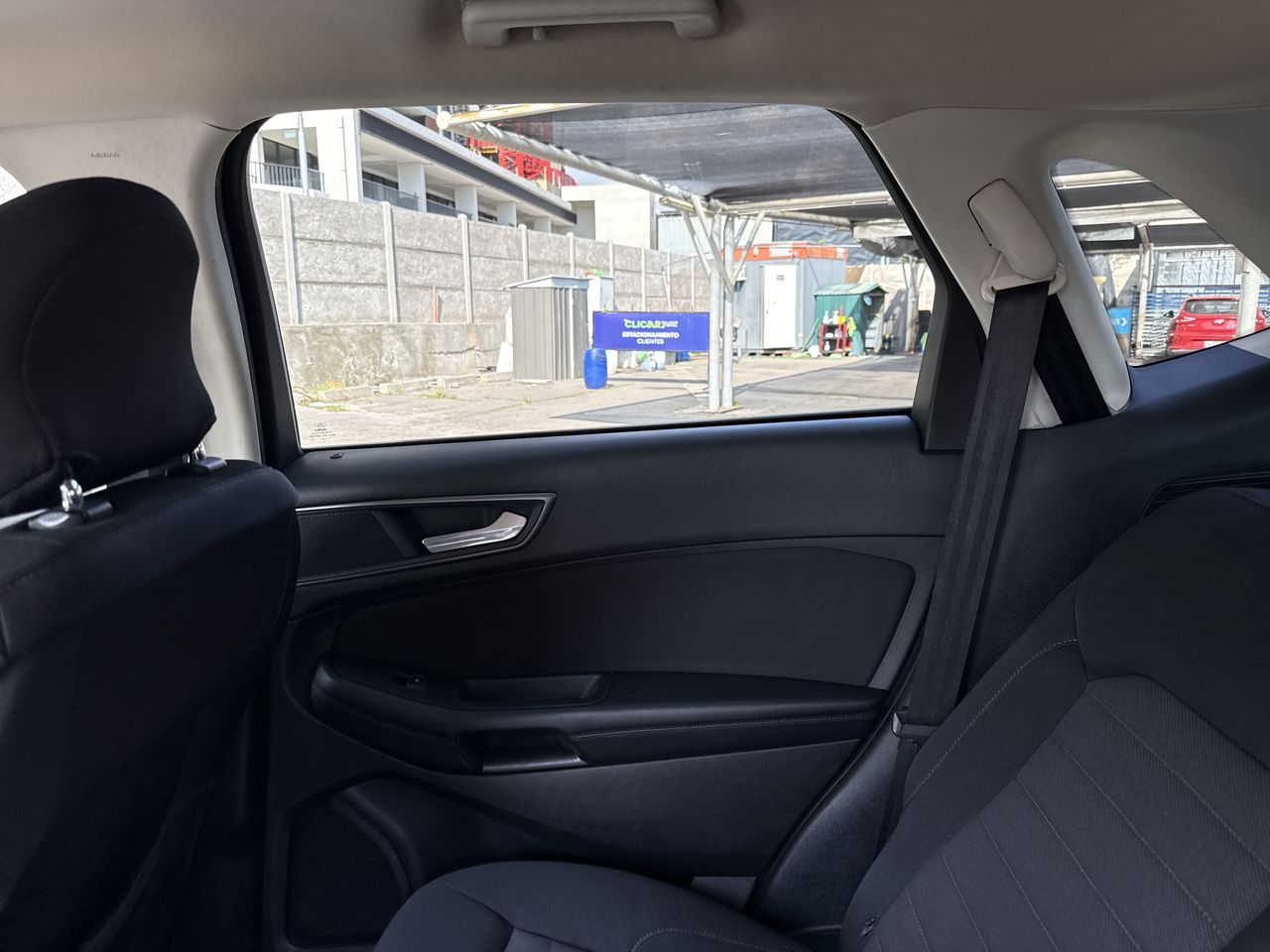 Ford Edge — foto 13 de 34