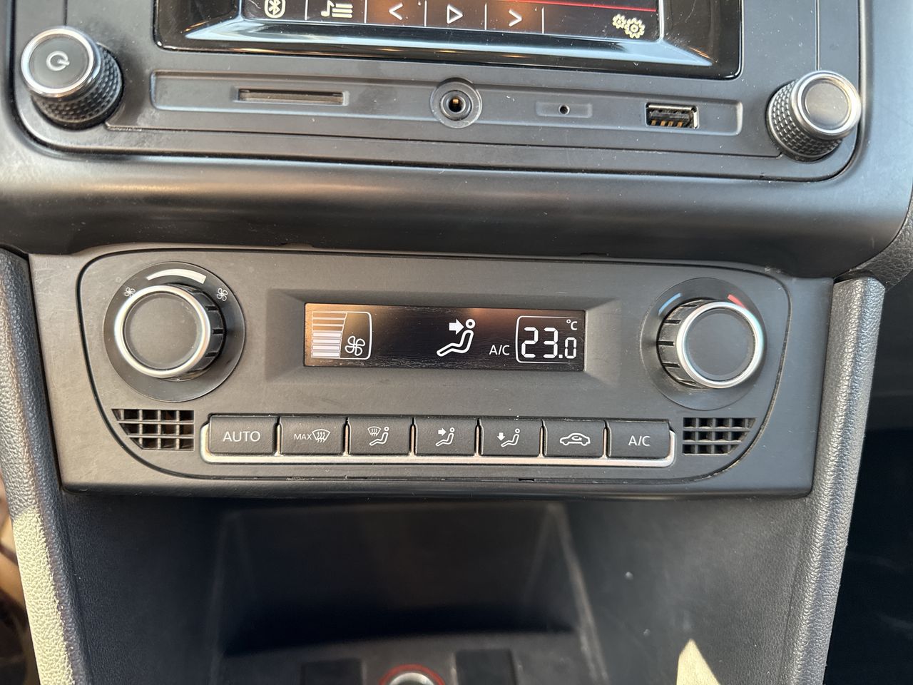 VOLKSWAGEN - 21