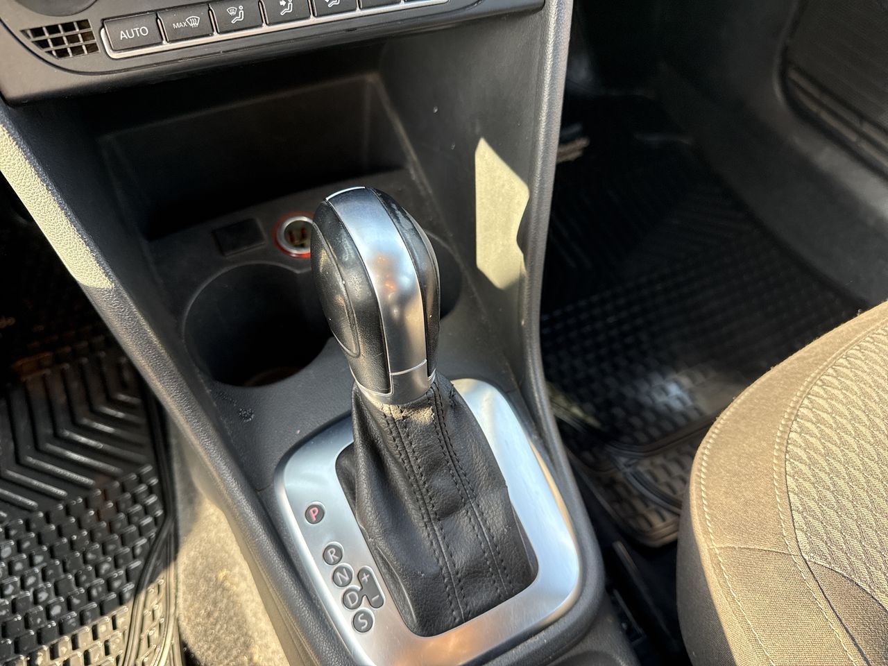 VOLKSWAGEN - 22