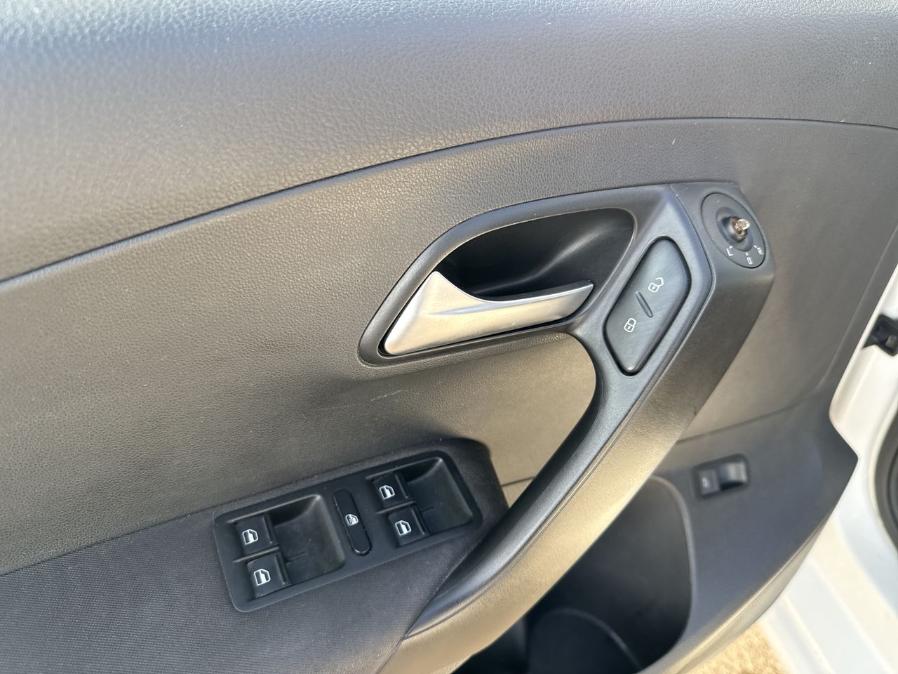 VOLKSWAGEN - 14