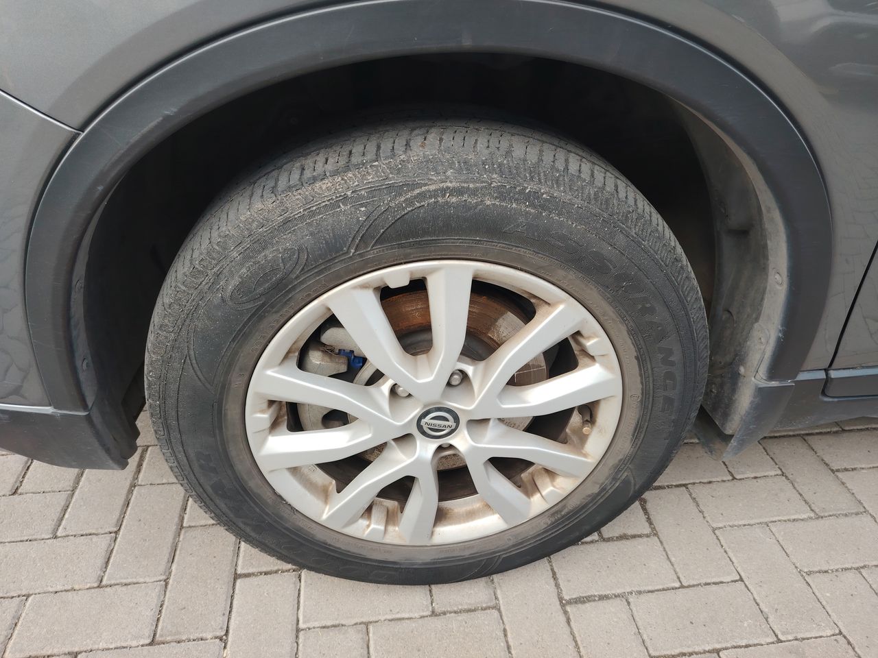 Nissan X-Trail — foto 8 de 26