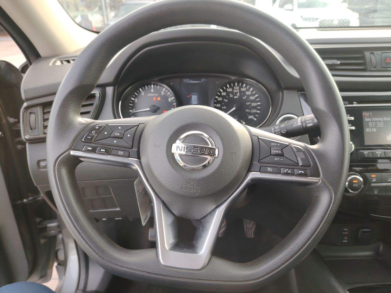 Nissan X-Trail — foto 15 de 26