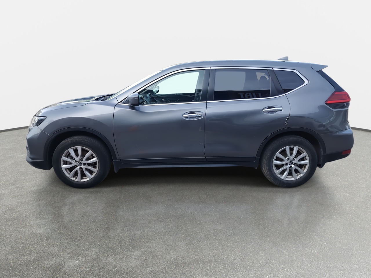 NISSAN - 4