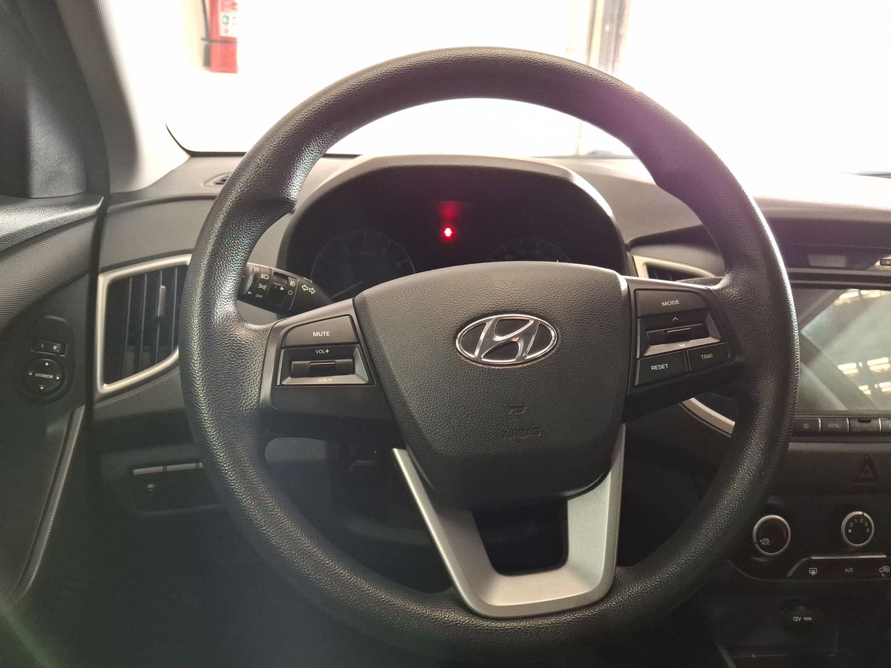 HYUNDAI - 25
