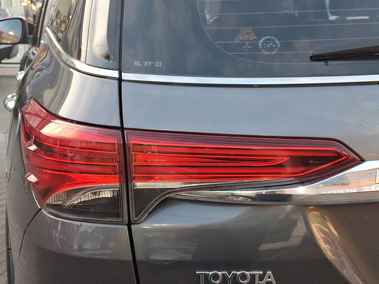TOYOTA - 12