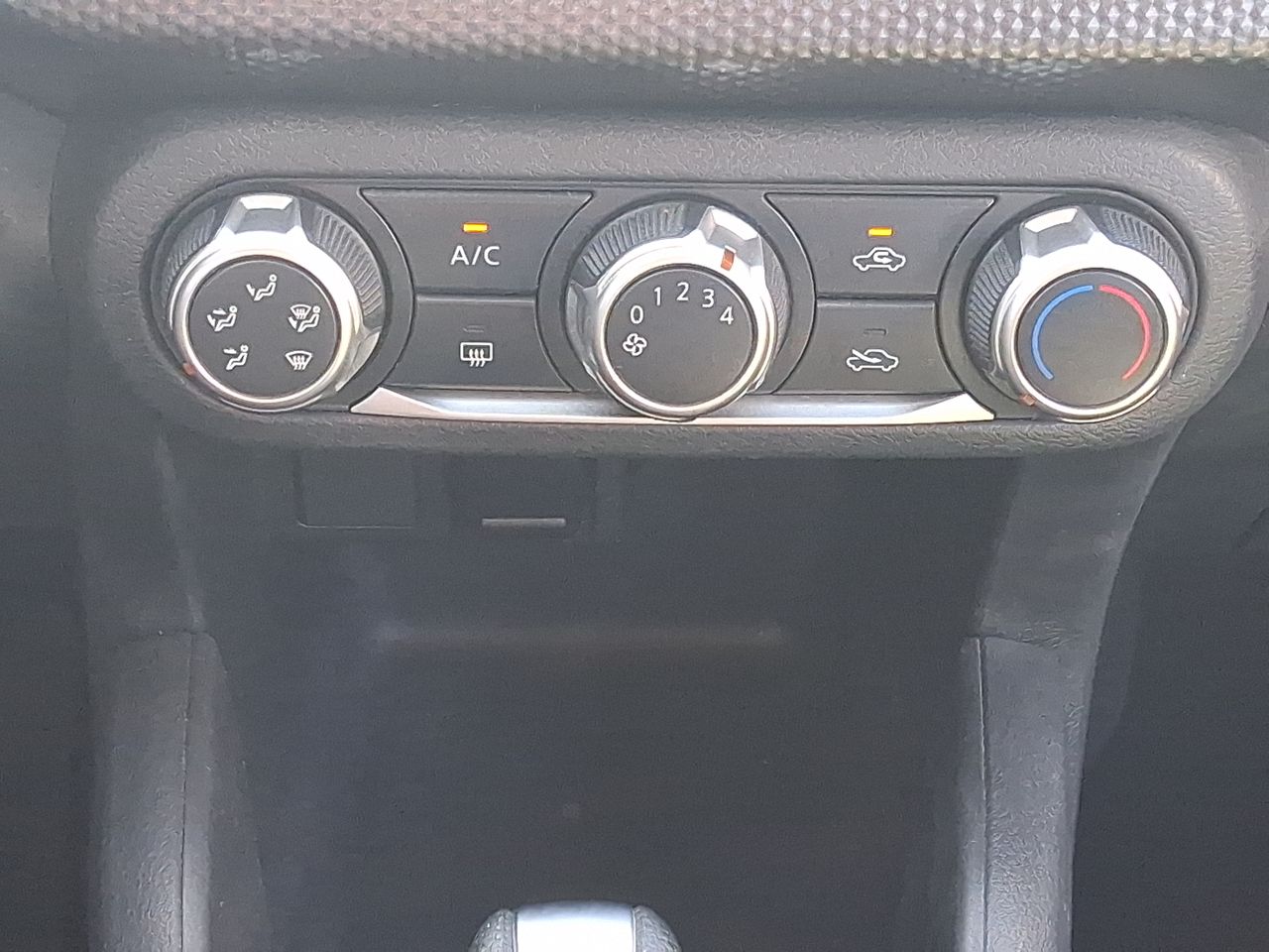 NISSAN - 25