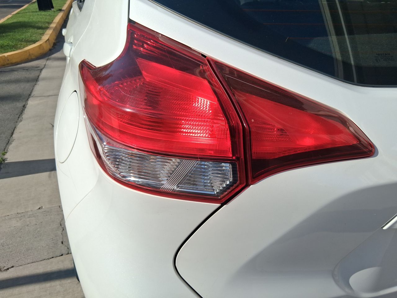NISSAN - 16