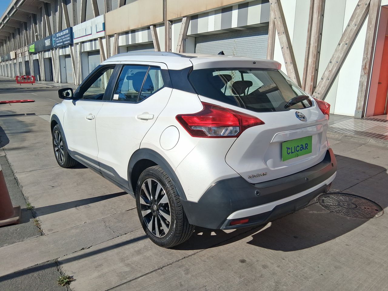 NISSAN - 4