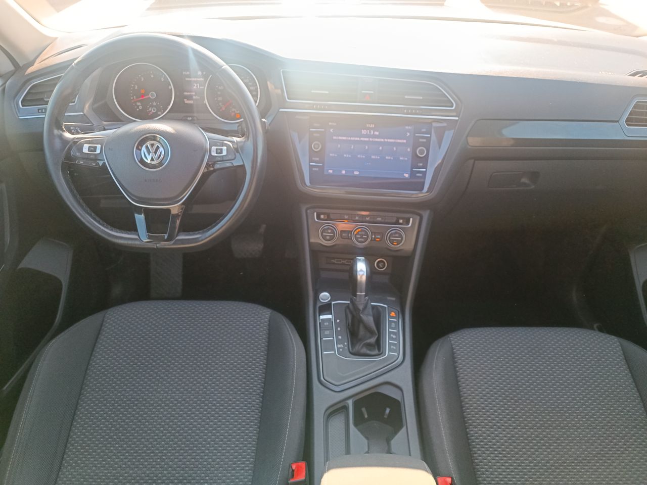 VOLKSWAGEN - 33