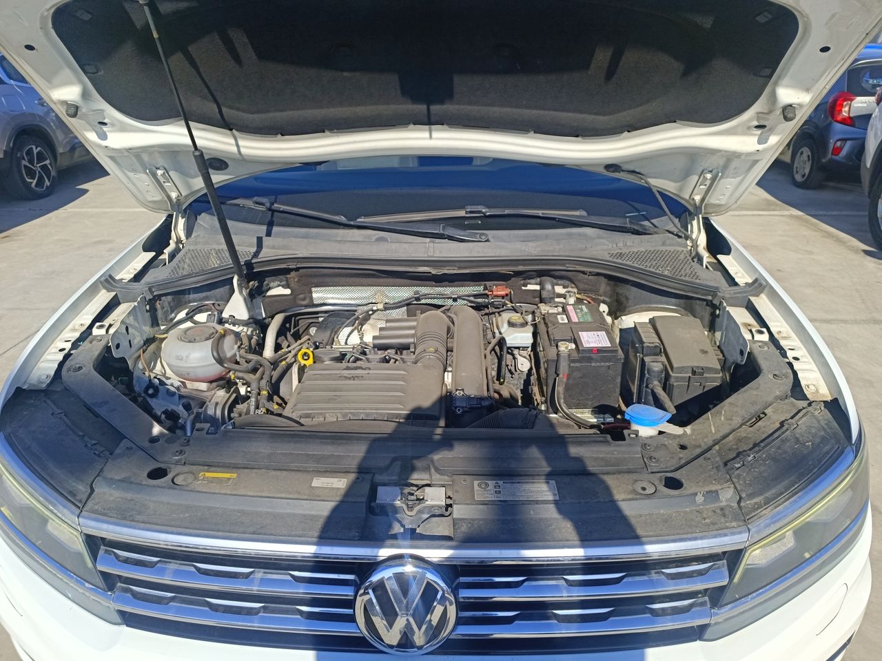VOLKSWAGEN - 18