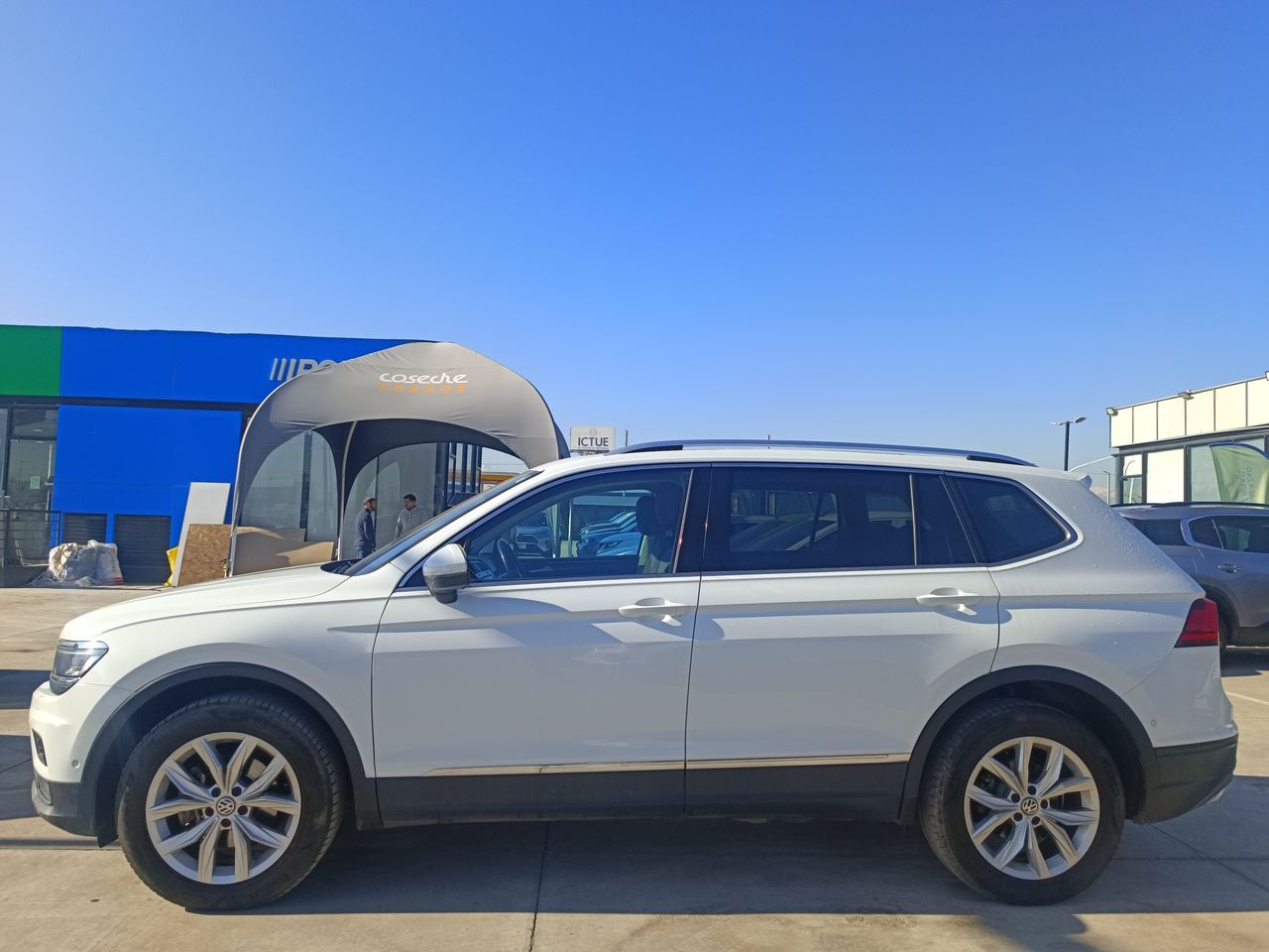 VOLKSWAGEN - 4
