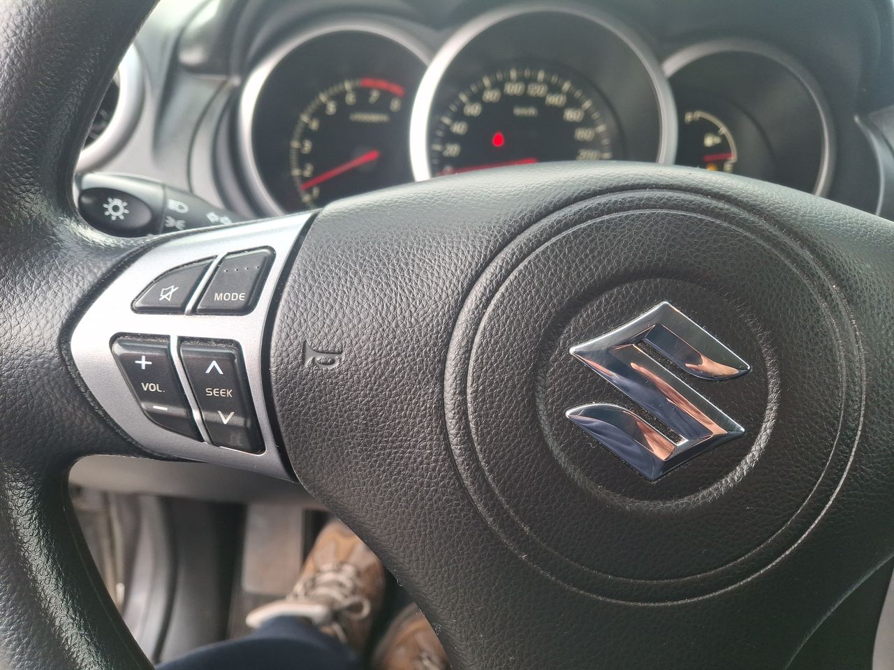 SUZUKI - 17