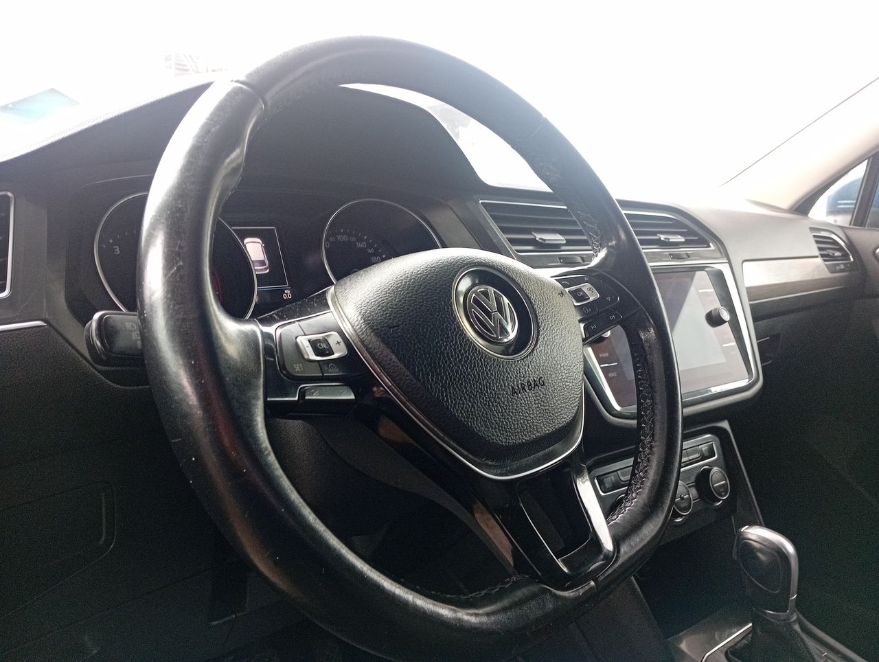 VOLKSWAGEN - 25