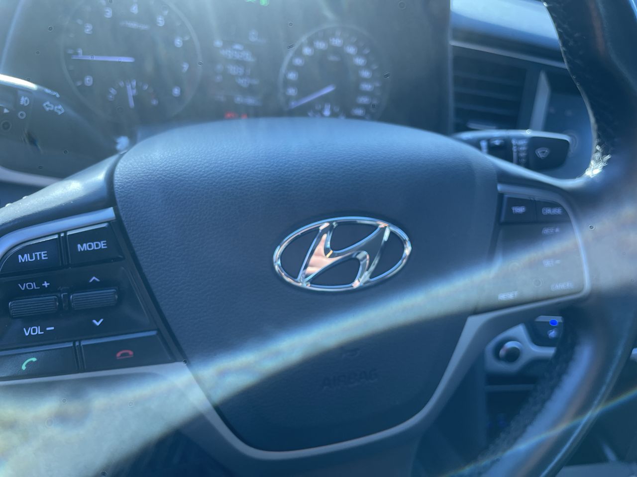 HYUNDAI - 18