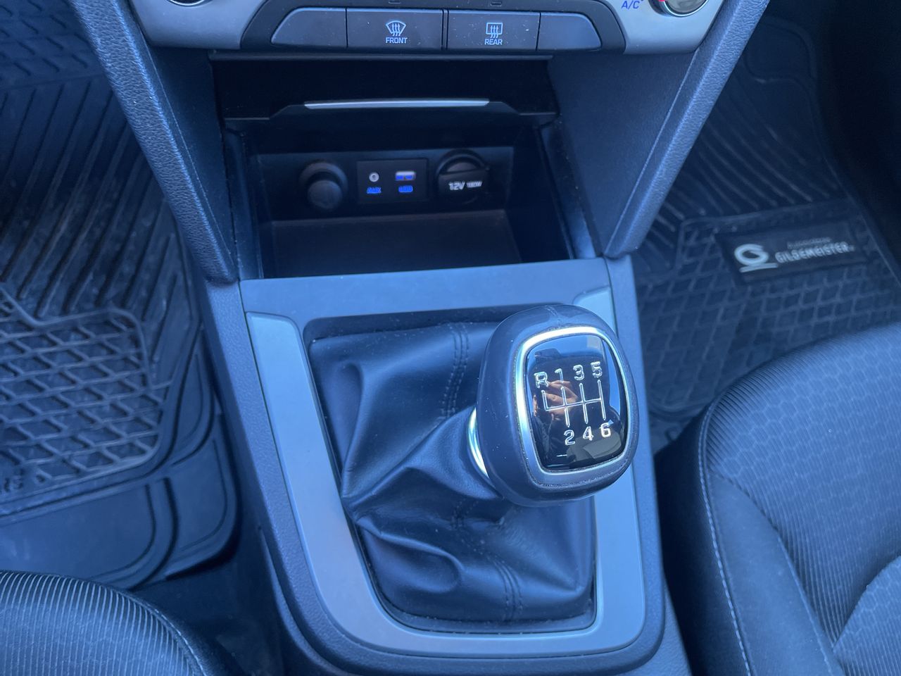 HYUNDAI - 23