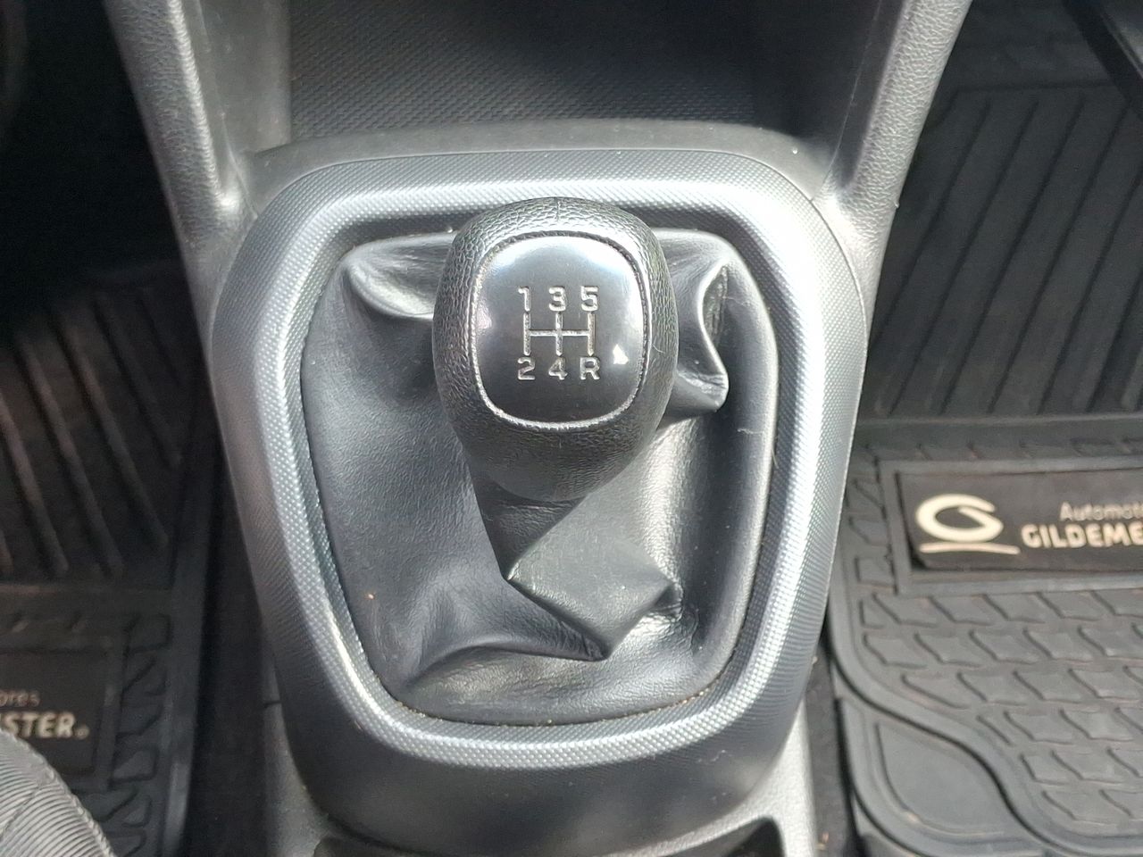 HYUNDAI - 32